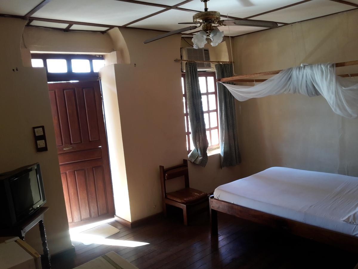 Hotel Valiha Antsiranana エクステリア 写真